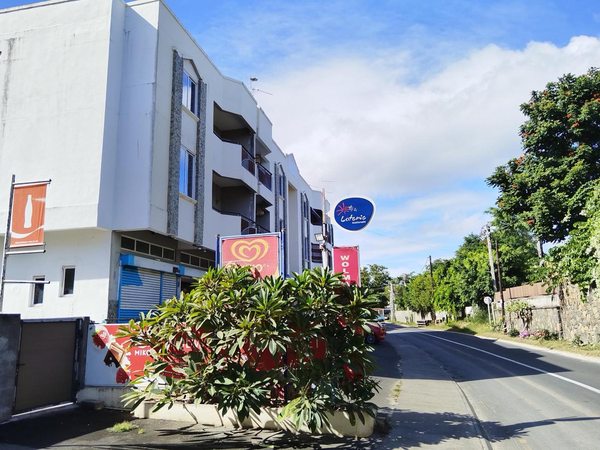 Morsky Vanek Apartment Flic en Flac Exterior photo