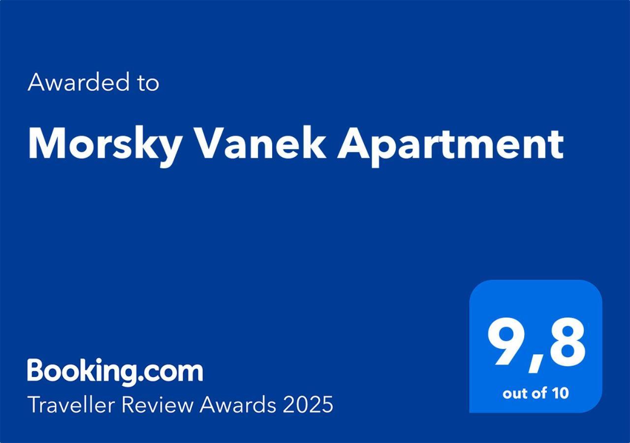 Morsky Vanek Apartment Flic en Flac Exterior photo
